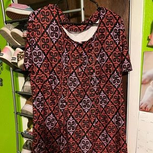 Red pattern short sleeve blouse